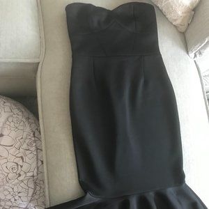 Classic, Chic, Elegant Express Mermaid Dress in Black.  Size 4